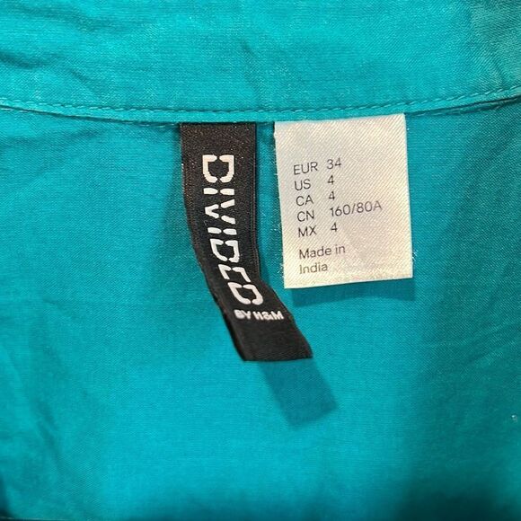 Divided 100% cotton blue button down H&M - Picture 5 of 7